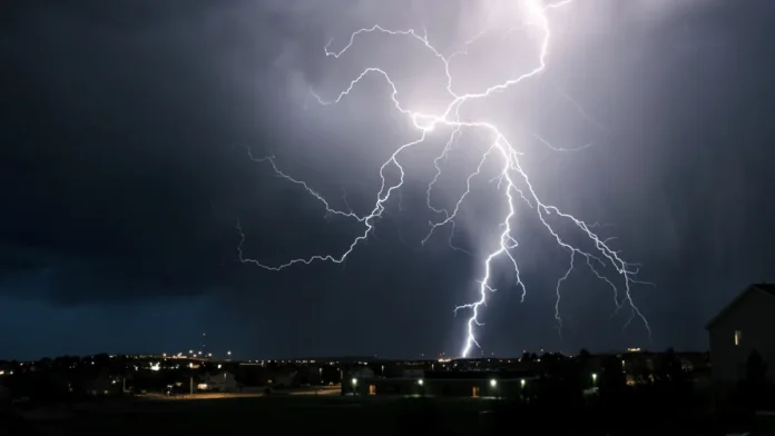 eventos-climaticos-extremos-9 Eventos Climáticos Extremos - Raios